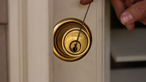 How to Pick a Lock： The Complete Guide ｜ The Art of Manliness